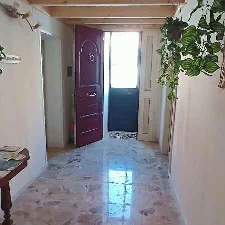 別荘 Casa Vrani ボルガニェ